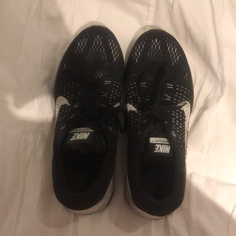 Black and White Nike Lunarglide 7 Tennis Shoes